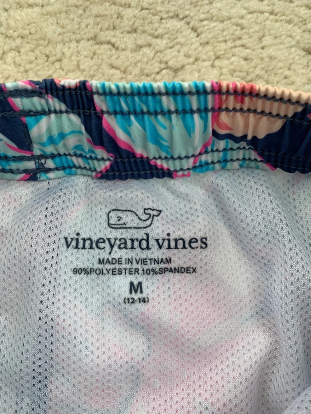 Vineyard Vines Size Medium, 12-14, Colorful Hibiscus Floral Print Swim Trunks